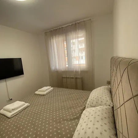 Grey Istocno Sarajevo Διαμέρισμα Lukavica